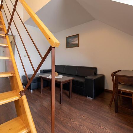 Hotel Liptov Holiday *** ลิปตอฟสกี โตรเวก ภายนอก รูปภาพ