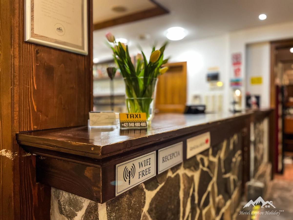 Hotel Liptov Holiday *** ลิปตอฟสกี โตรเวก ภายนอก รูปภาพ